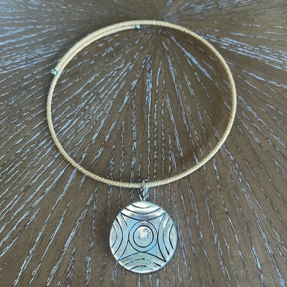 Vintage pendant necklace